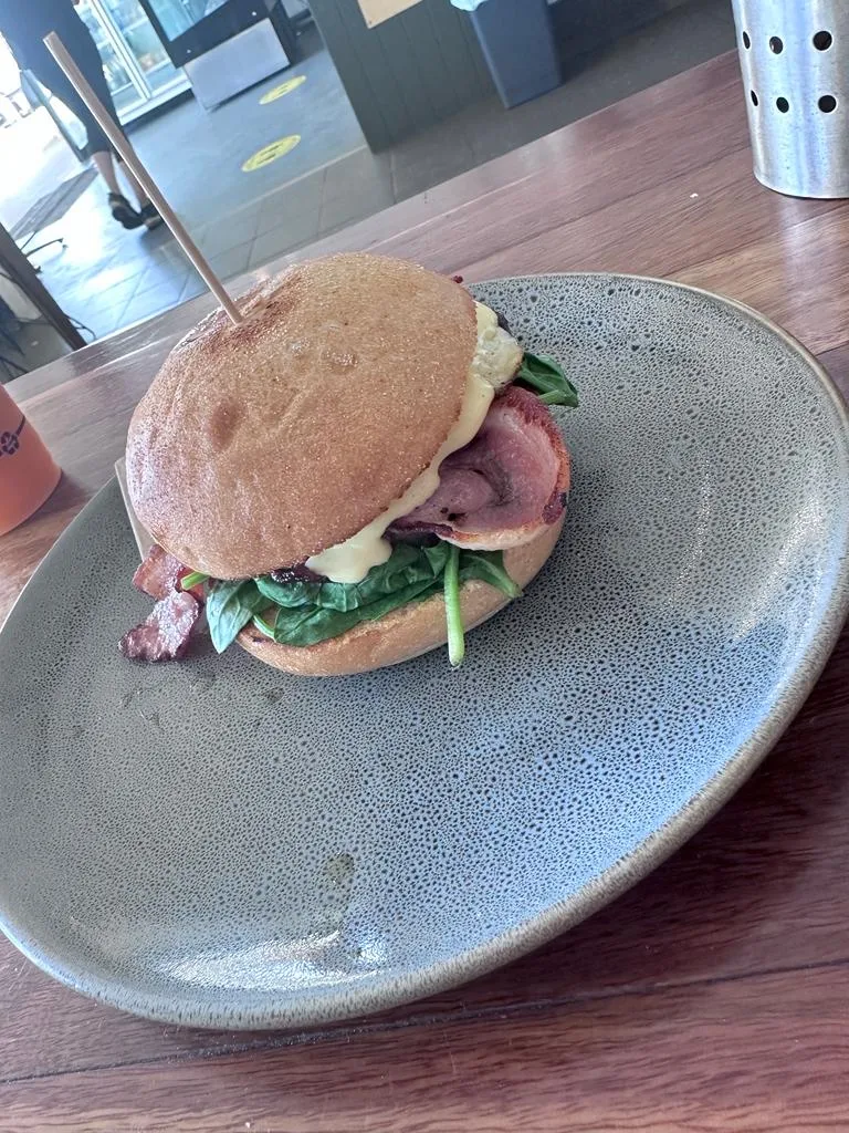 Highlights, Lennox Point Cafe
