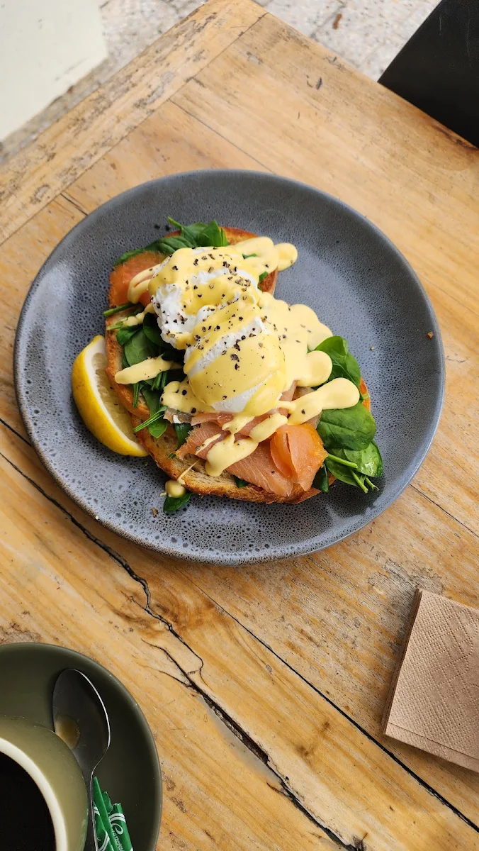 Hollandaise Sauce Eggs, Lennox Point Cafe