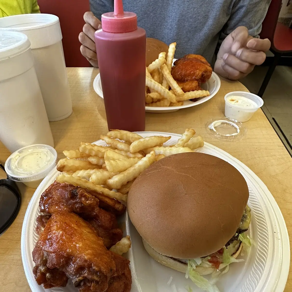 Cheese Burger and Wing Combo