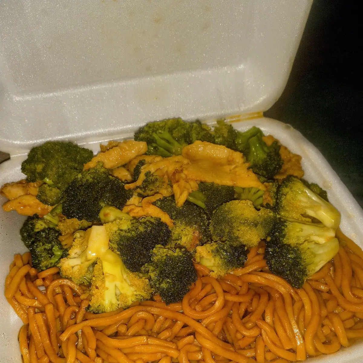 Chicken Broccoli Lo Mein