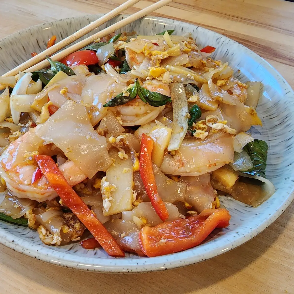 Seafood Pad Kee Mao