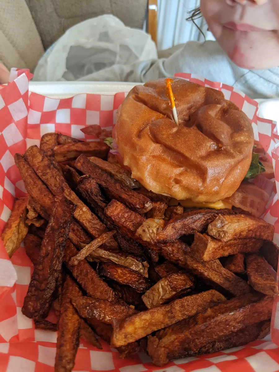 Bacon Cheeseburger and Fries, Cutchie's Sports Tap & Eatery