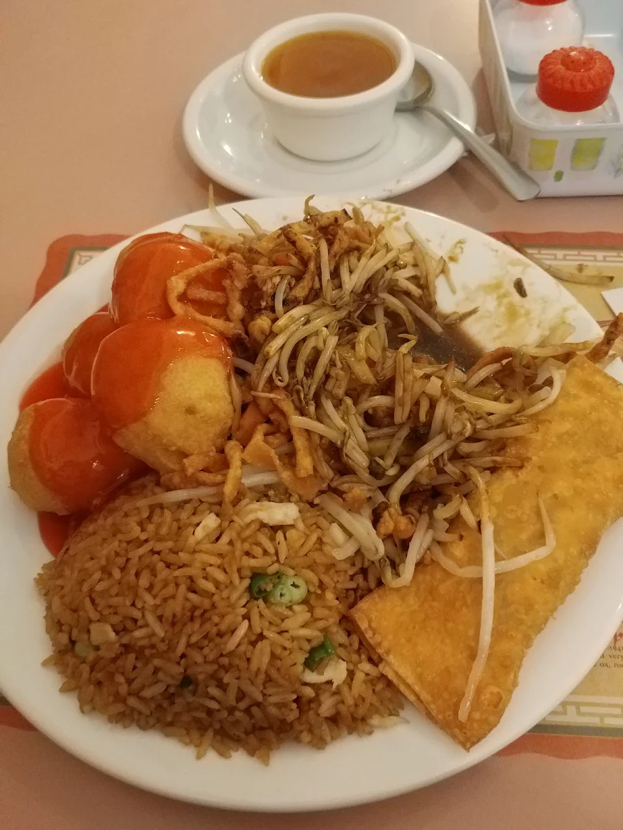 Chicken Fried Rice & Egg Roll