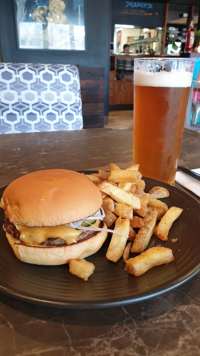 Mondays Special Burger and Fries, Fat Boyz Small Bar