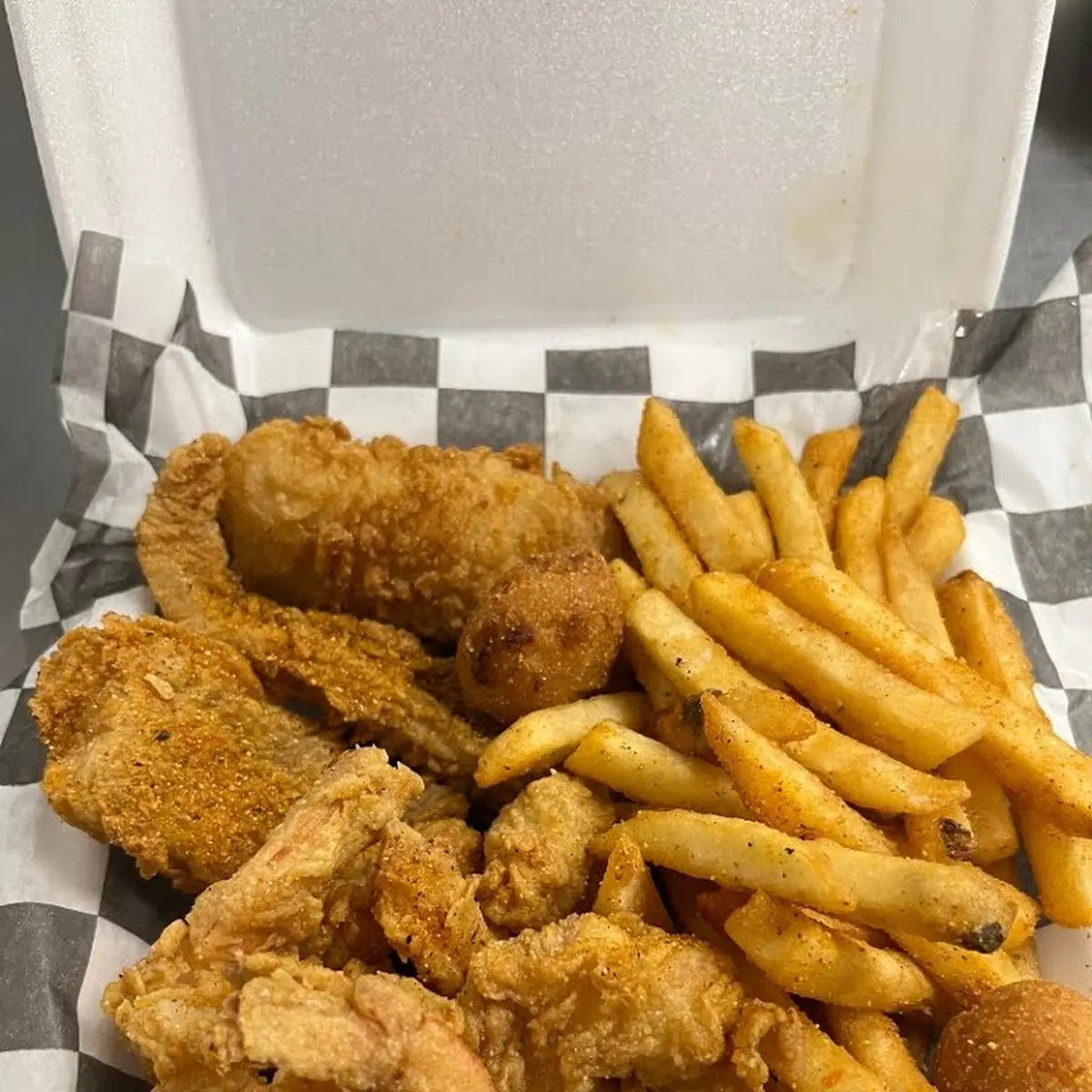 Fried Fish Po'boy