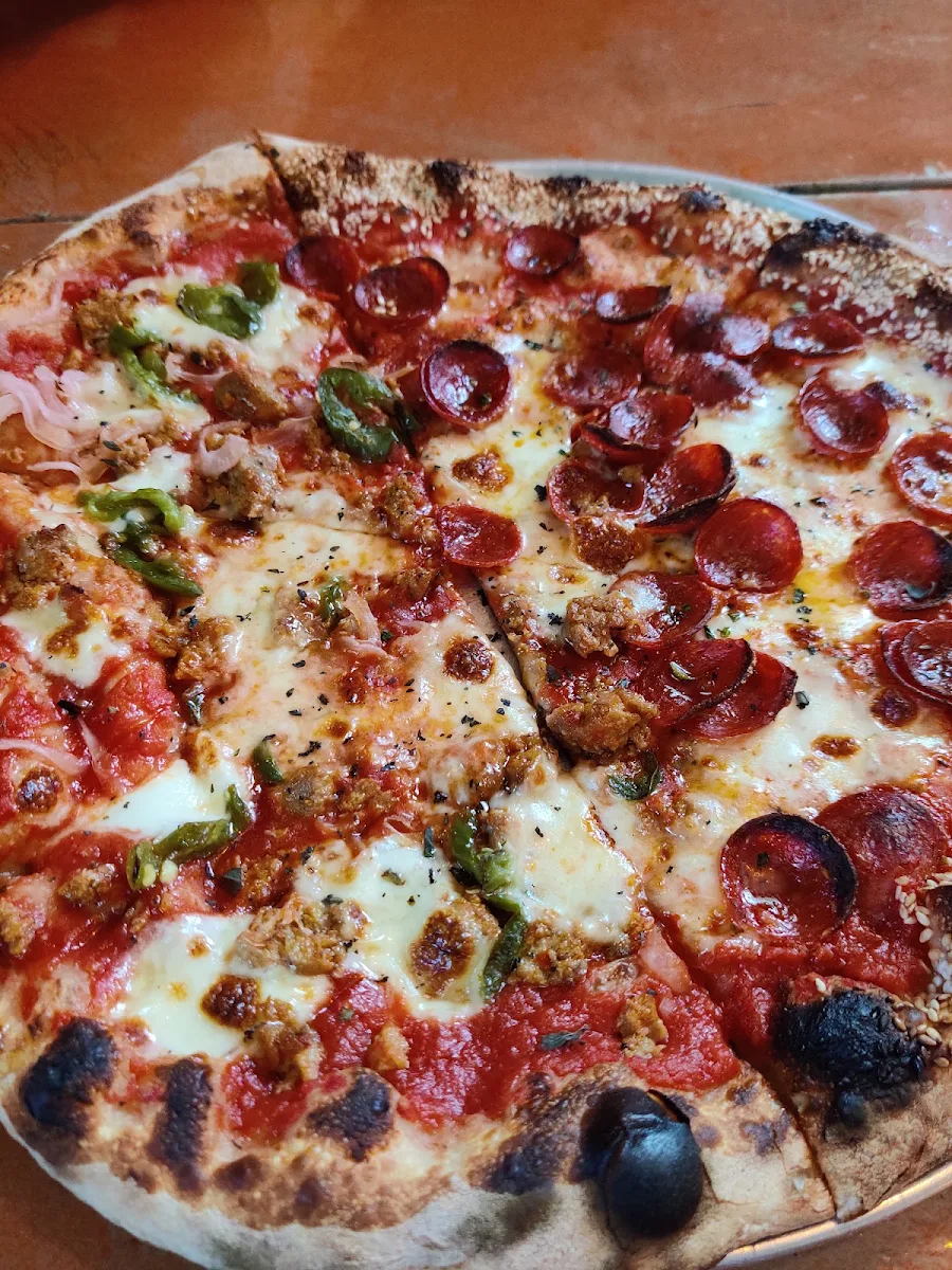 Killer Bee Pizza, North of Brooklyn Pizzeria