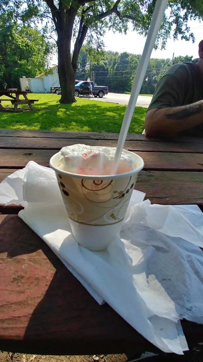 Small Strawberry Sundae