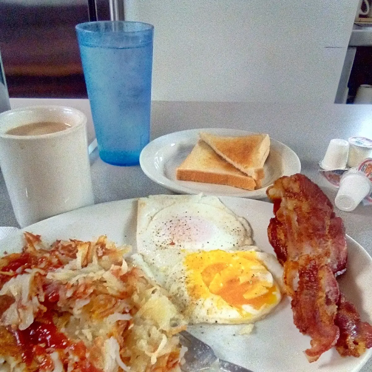 2 Eggs with Bacon and Hash Browns