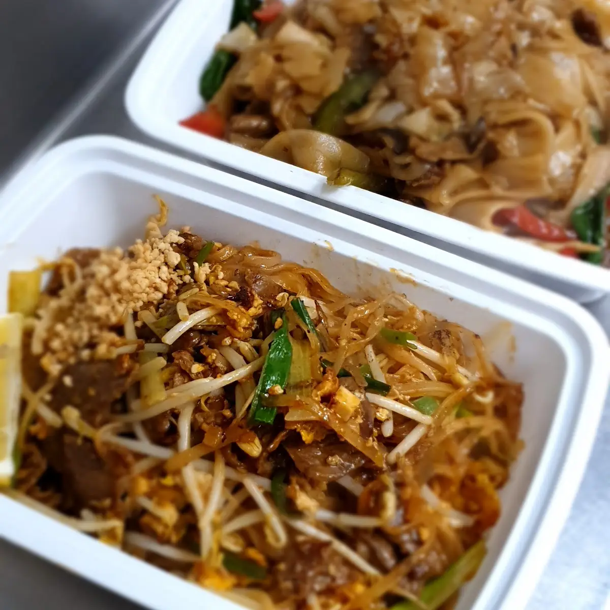 L- Pad Thai