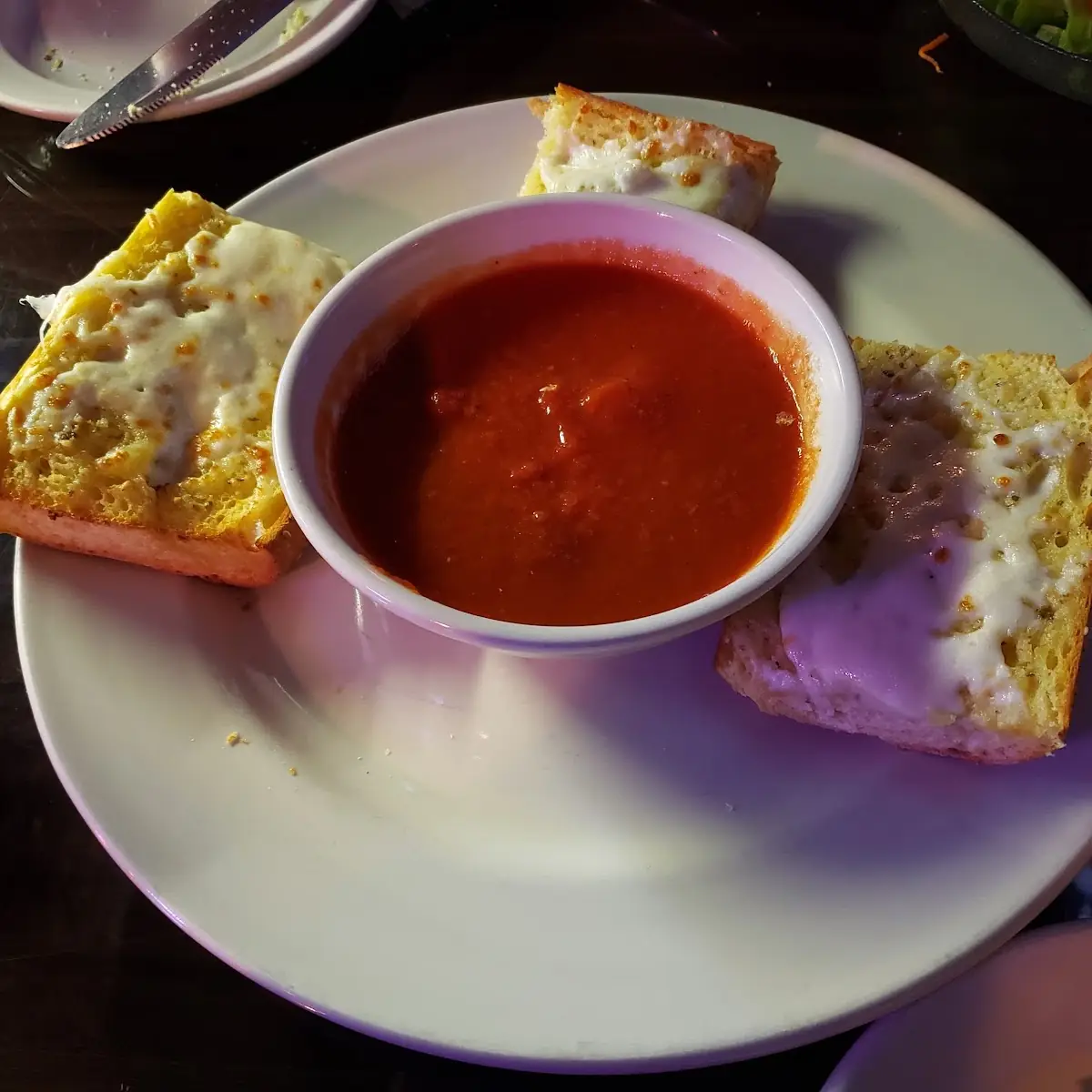 Cheesy Bread with Marinara