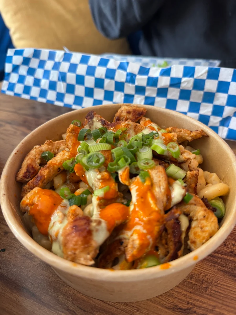 Frites Au Fromage Poulet Buffalo Buffalo Chicken Cheese Fries, Panini Spot