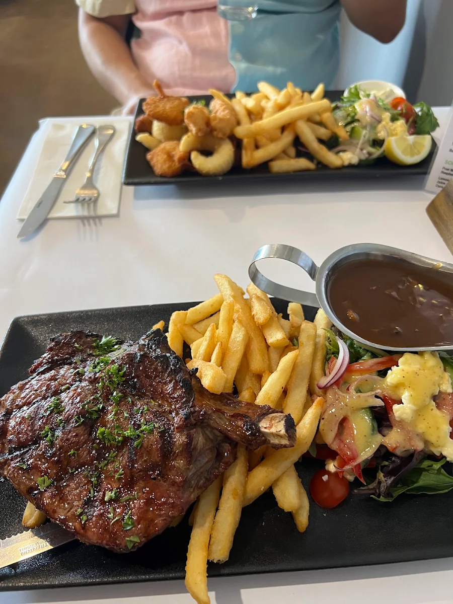 Highlights, 12 Mile Steakhouse