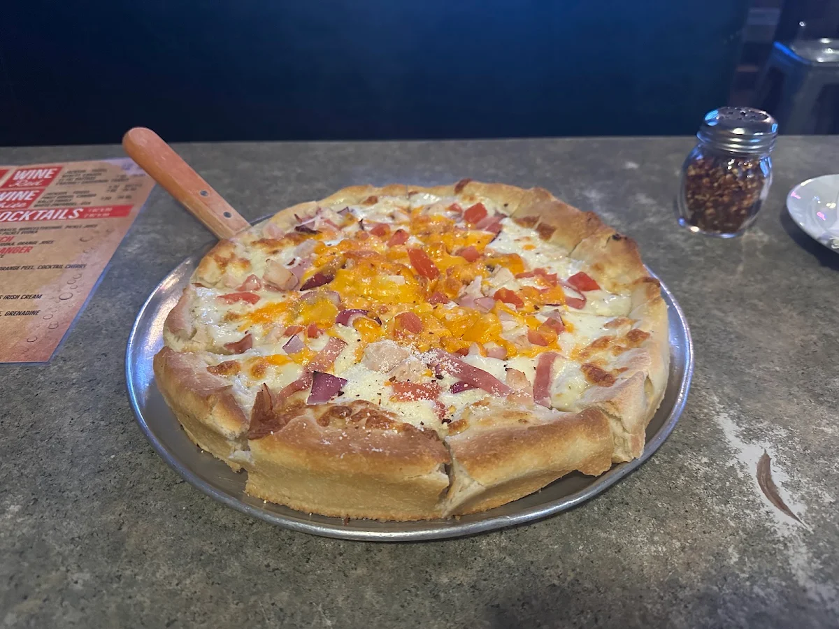 Hawaiian Pizza, MacLeod's Restaurant & Lounge
