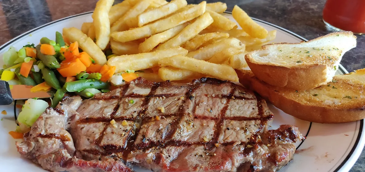 New York Steak, MacLeod's Restaurant & Lounge