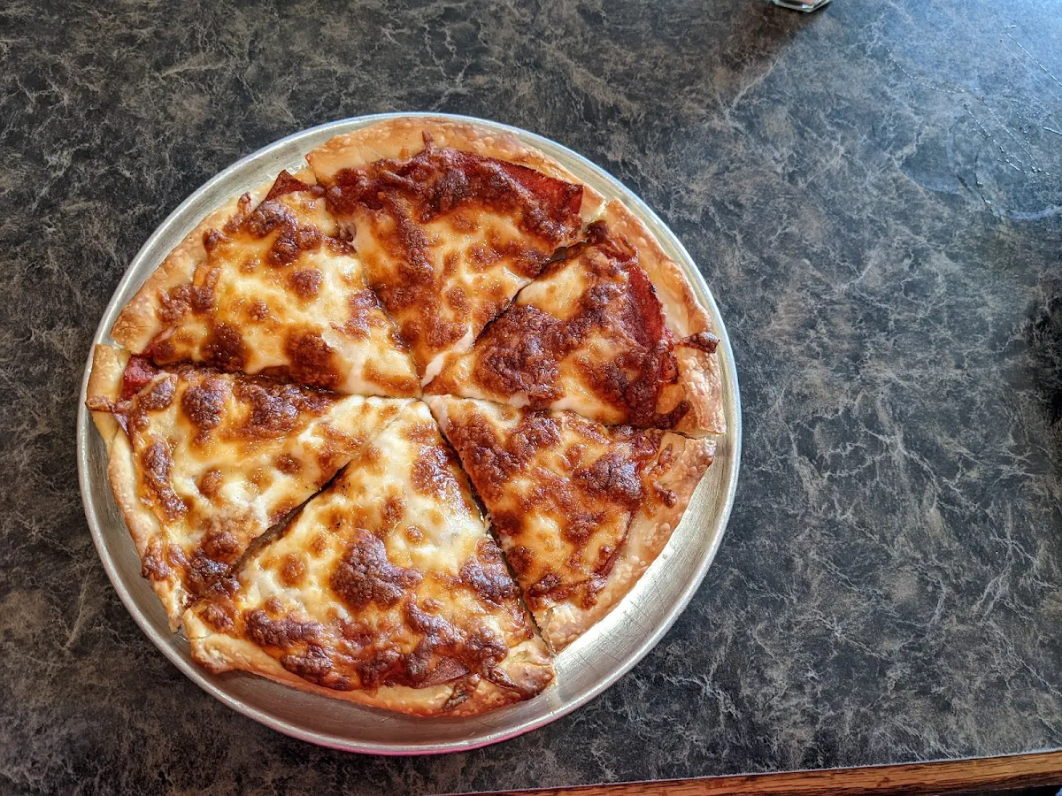 Pepperoni Pizza, MacLeod's Restaurant & Lounge