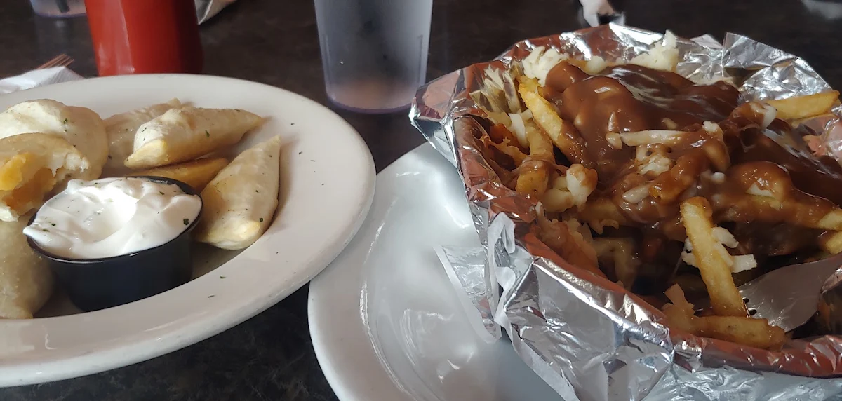 Poutine, MacLeod's Restaurant & Lounge