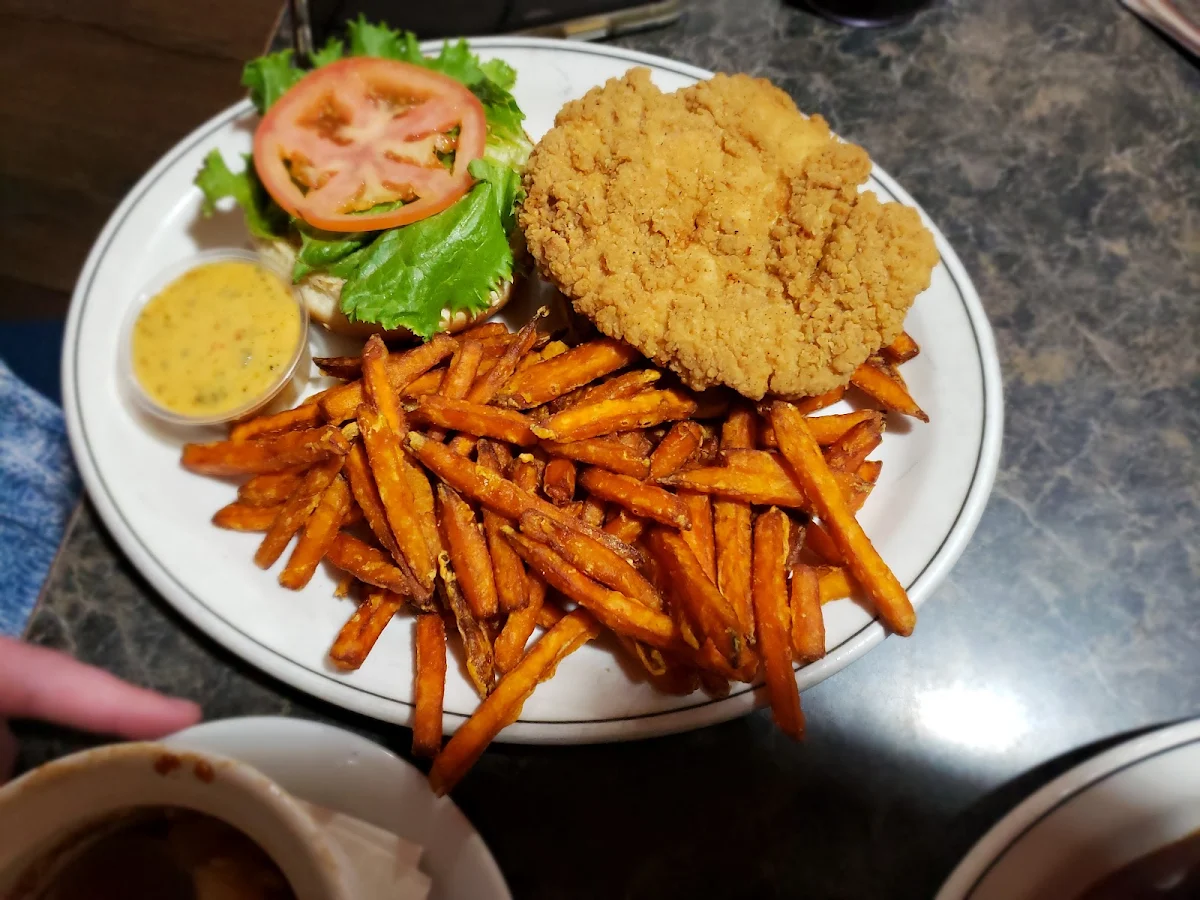 Spicy Chicken Sandwich, MacLeod's Restaurant & Lounge