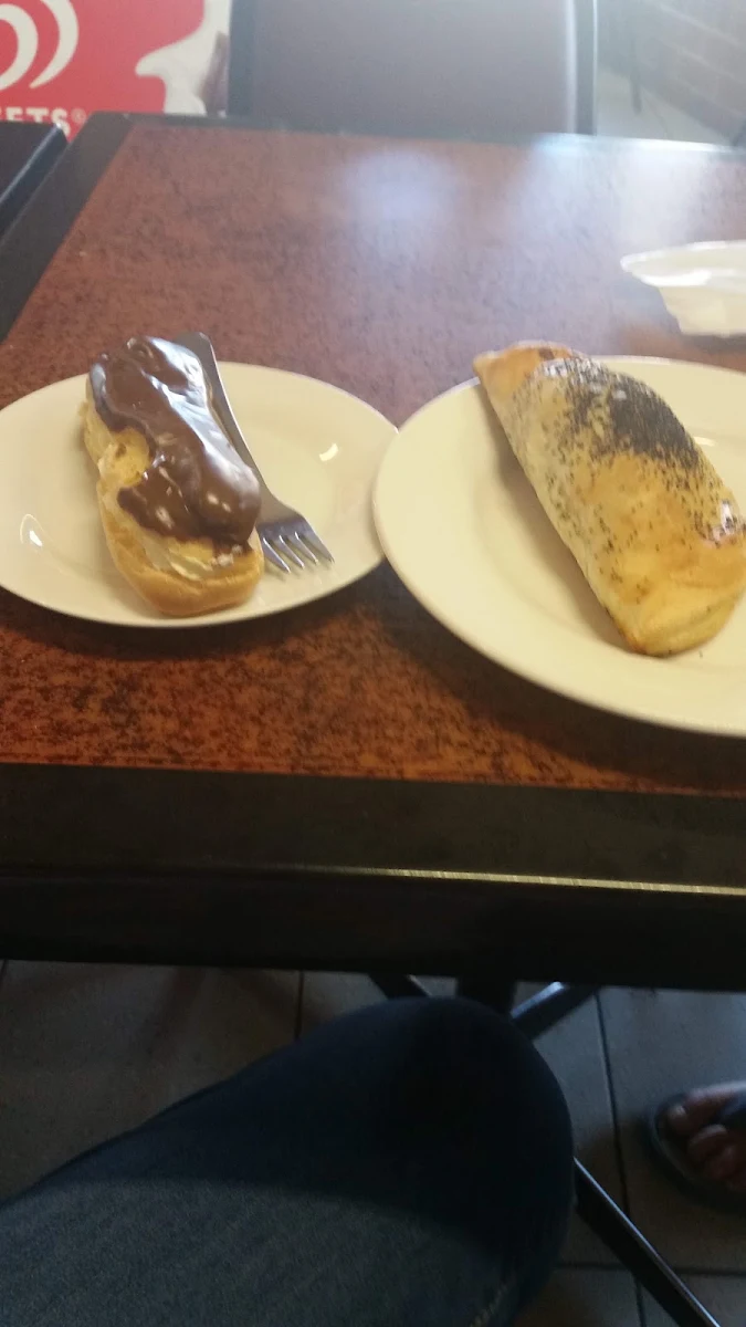 Choc Eclair, Nagambie Bakery