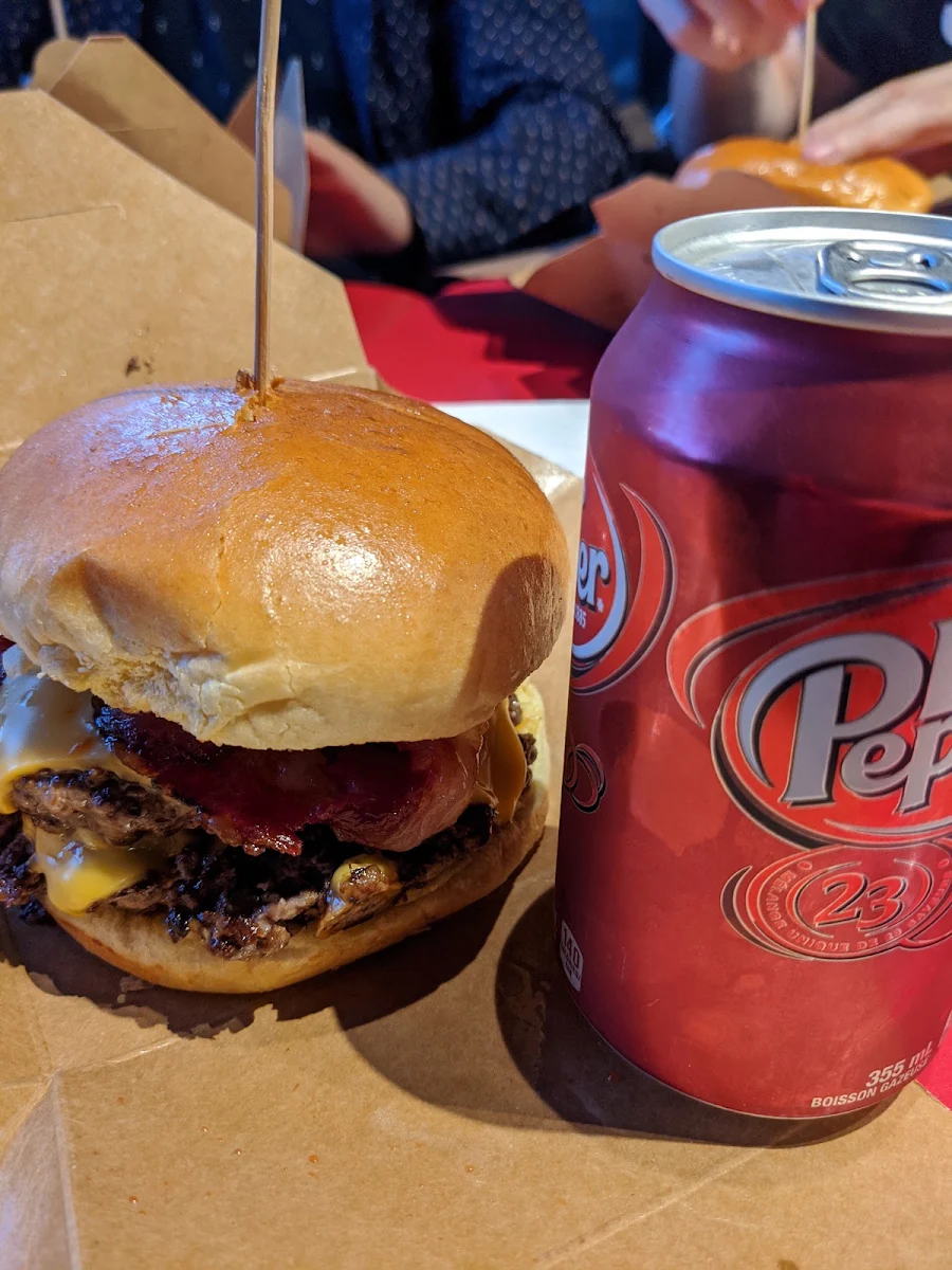 Avenger Burger, Top Gun Burger