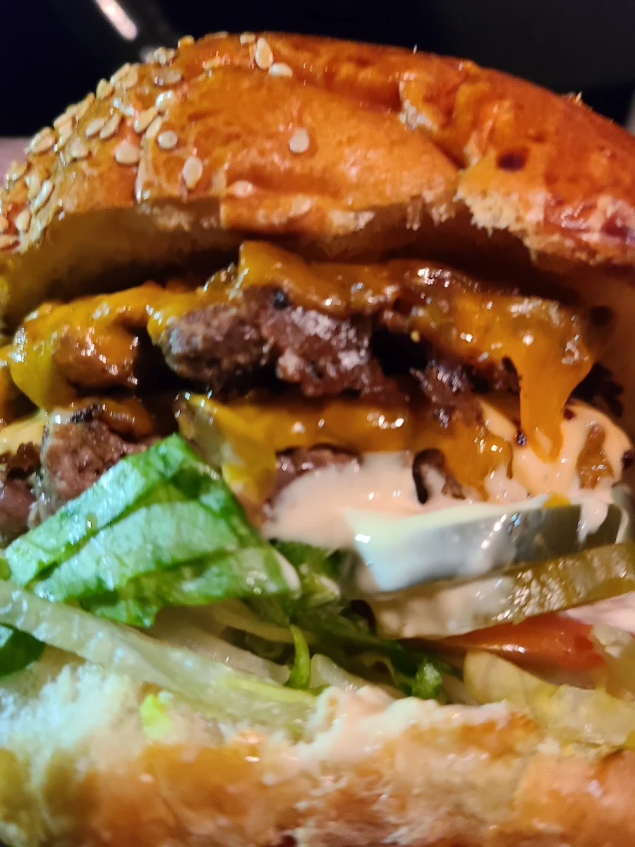Bearcat Burger, Top Gun Burger