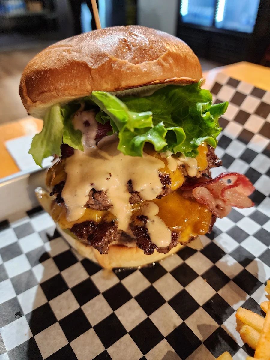 Freedom Fighter and Beef Chili Cheese Fries, Top Gun Burger