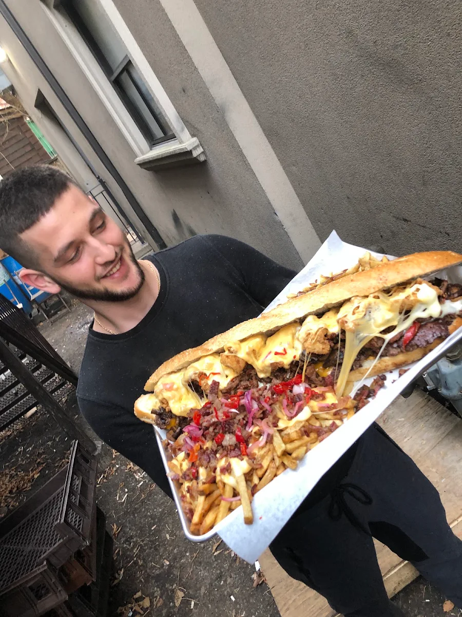Highlights, Top Gun Burger