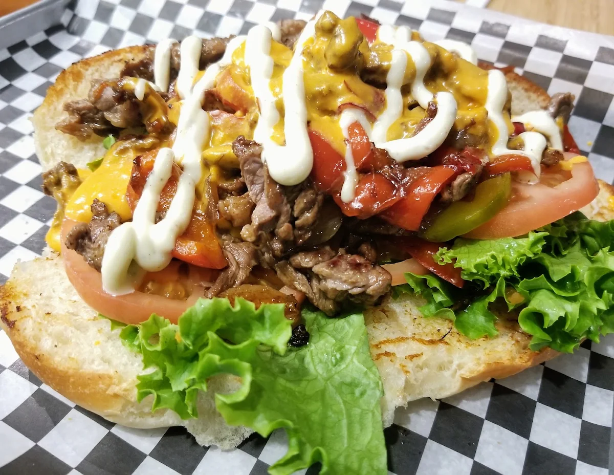 Iceman Steak Sandwich, Top Gun Burger