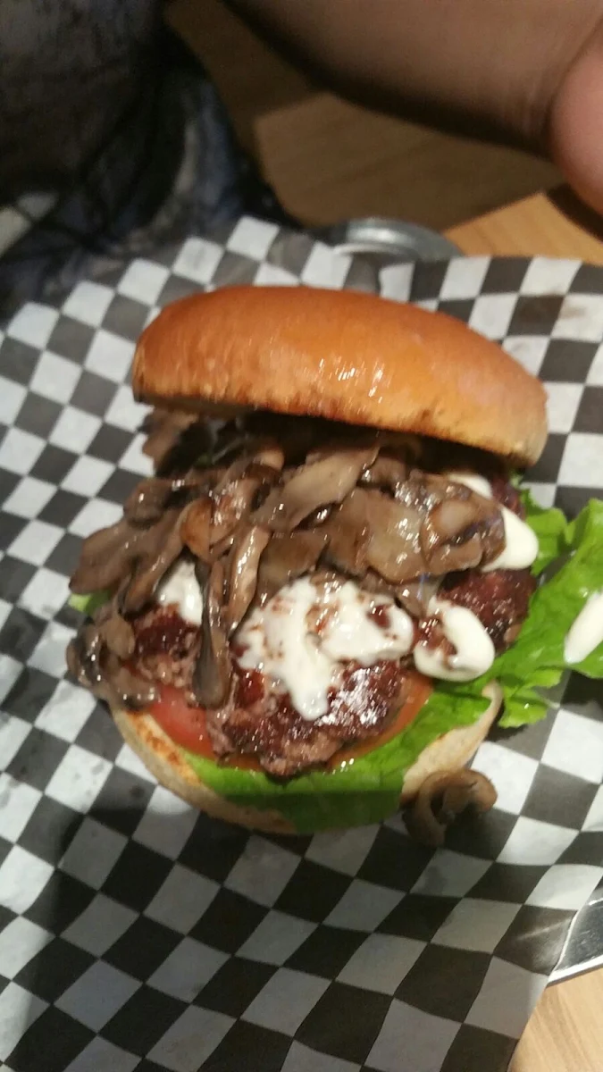 Mushrooms, Top Gun Burger