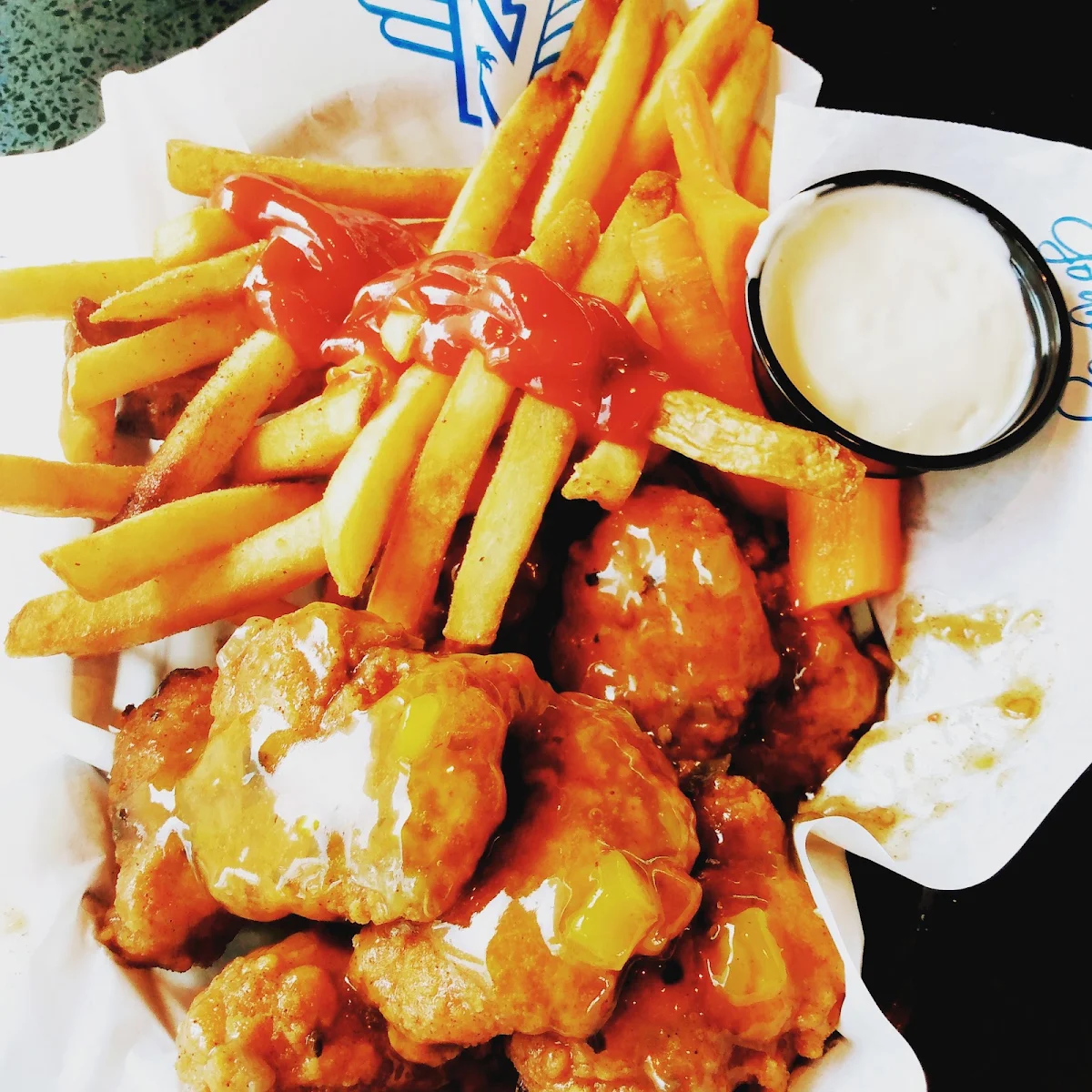 Boneless Wings and Fries