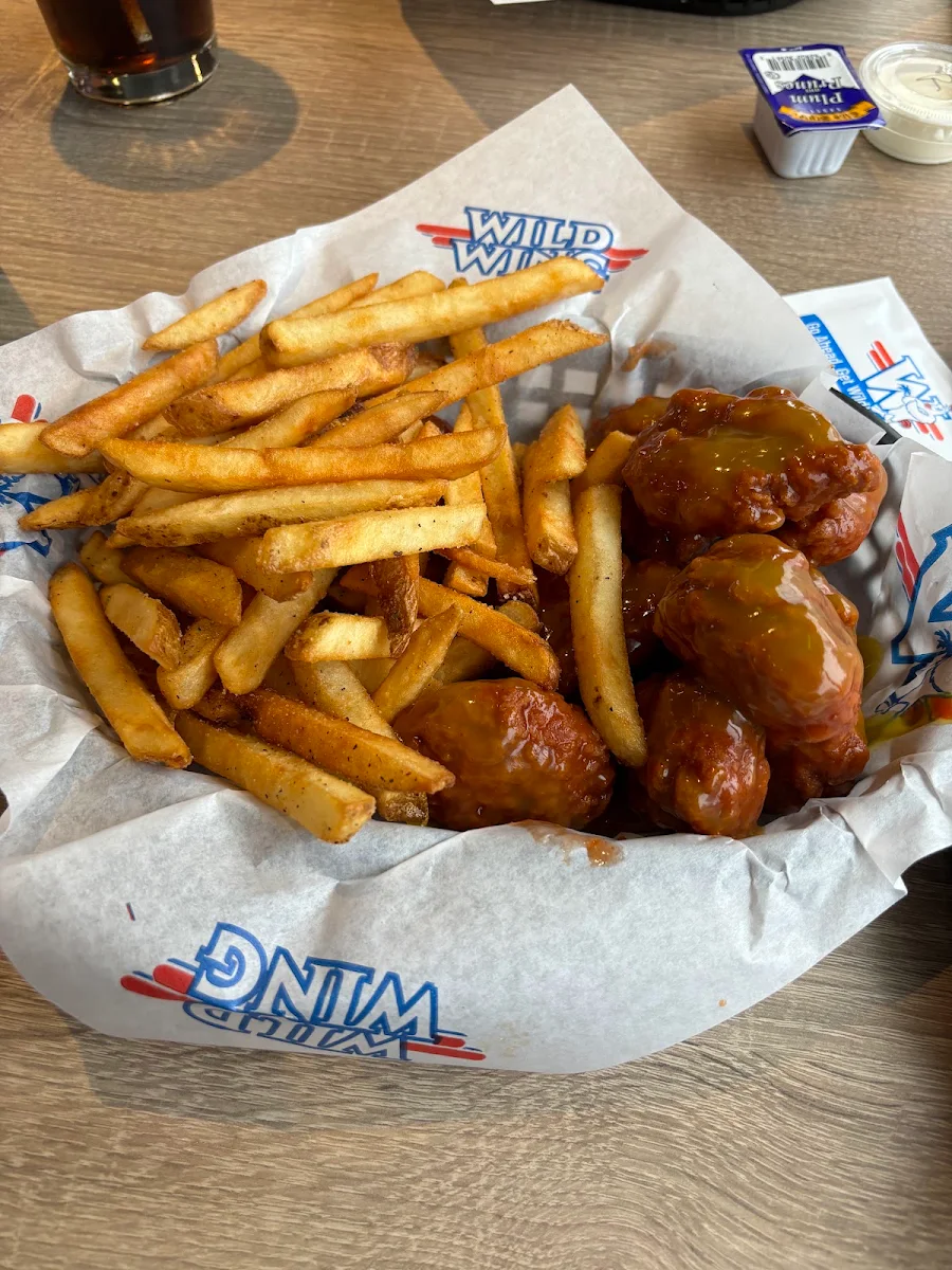Boneless Wings Combo