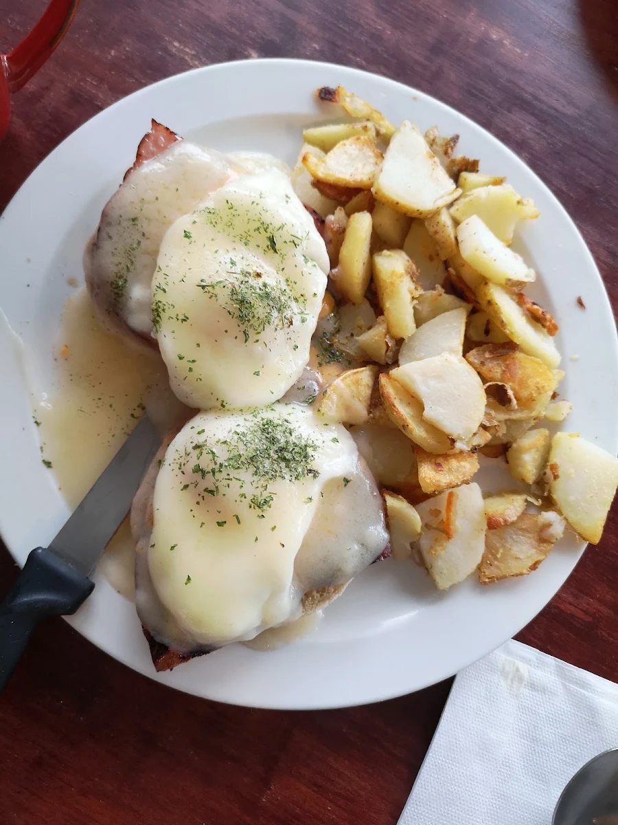 Smoked Salmon Bagel Benedict