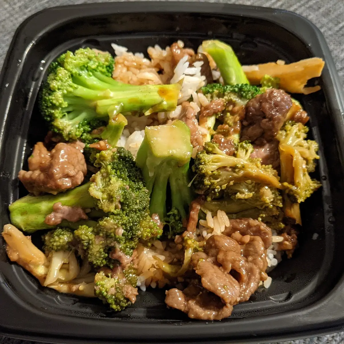Beef and Broccoli with Steamed Rice Bowl