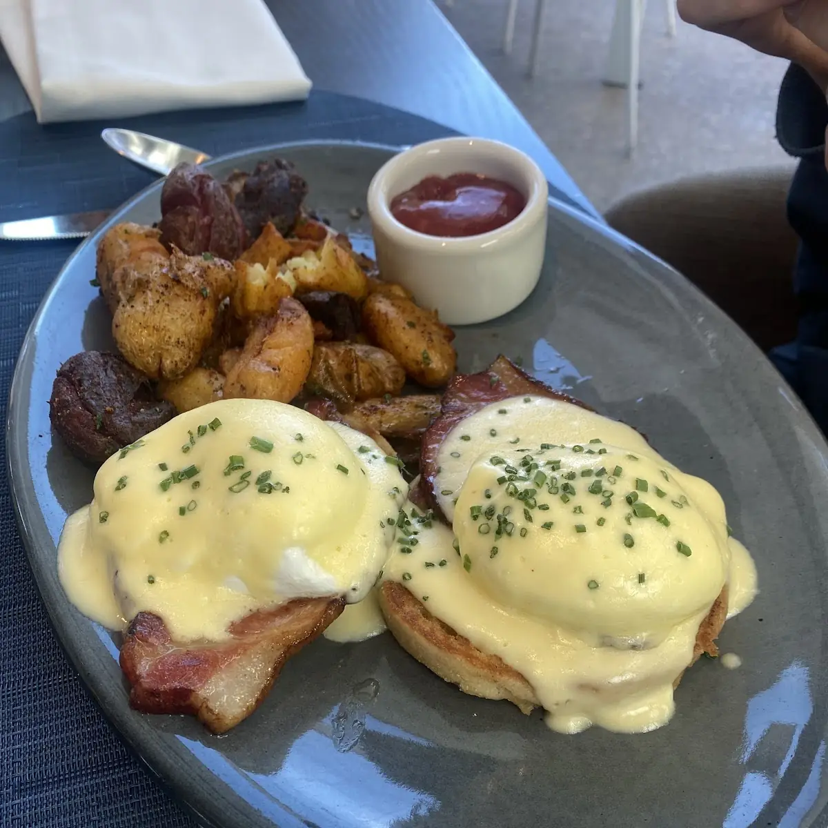 Eggs Benedict