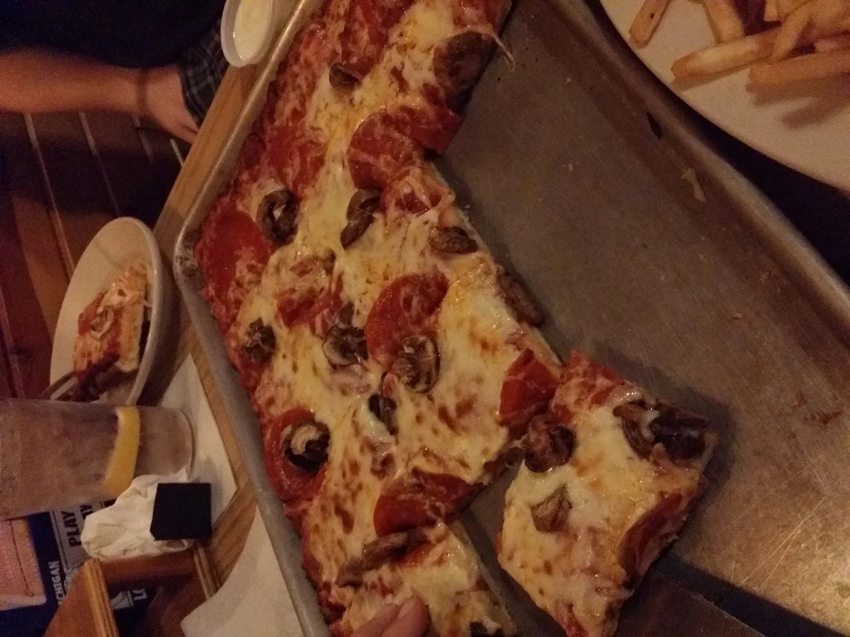 Peperoni & Mushroom Pizza