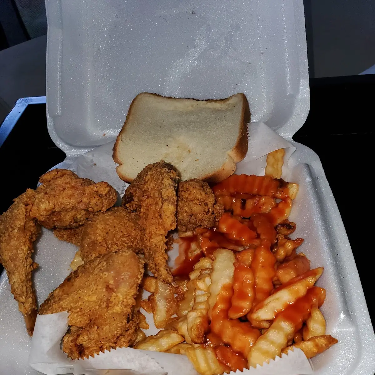 Fried Chicken Wings & Fries with Mild Sauce