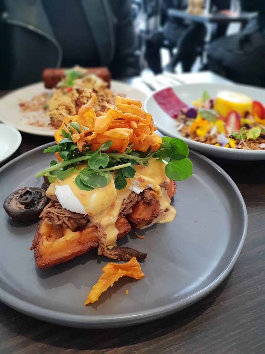 Waffle Eggs Benedict, Tinker Northcote
