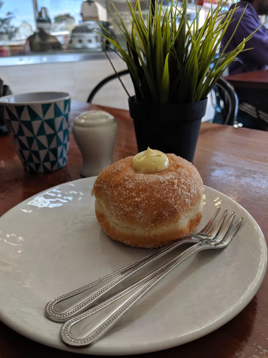 Donut, Fernz Cafe