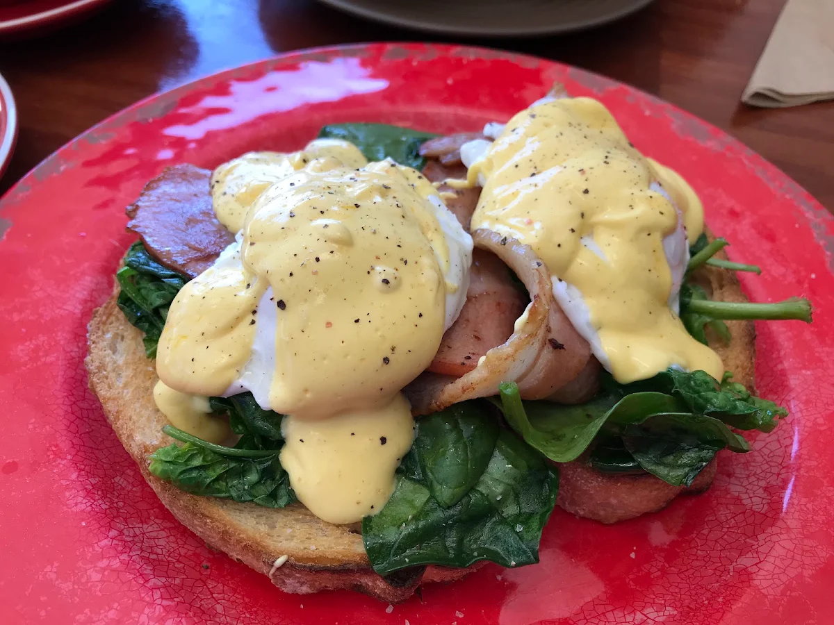 Eggs Benny, Fernz Cafe