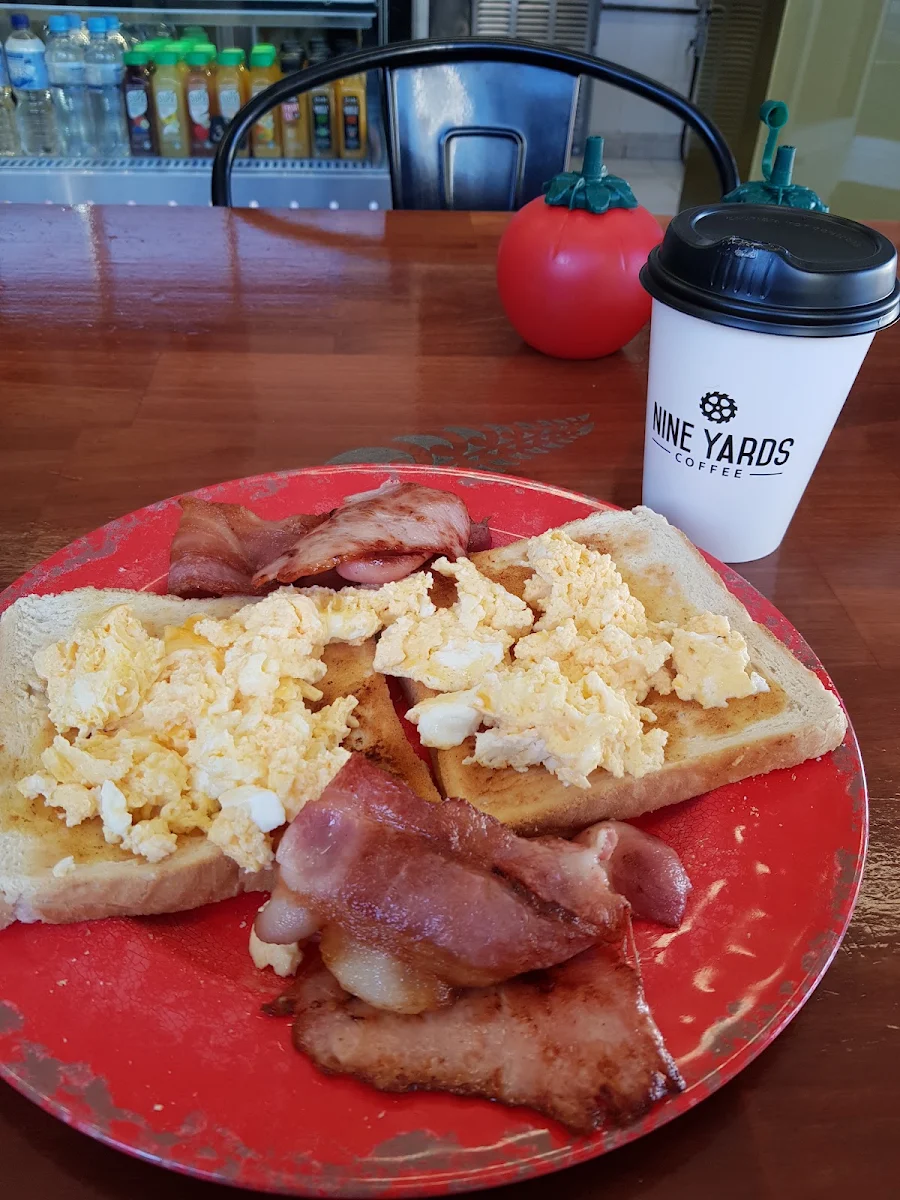 Scrambled Eggs and Bacon, Fernz Cafe