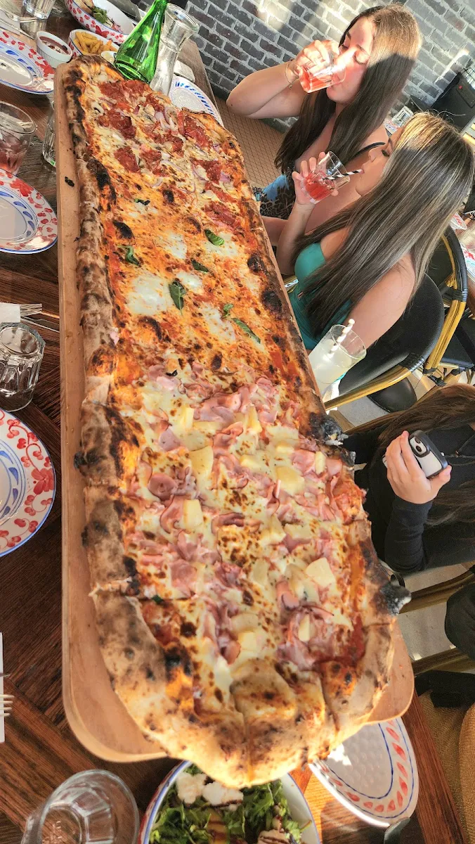 1 M Pizza, Criniti's Karrinyup