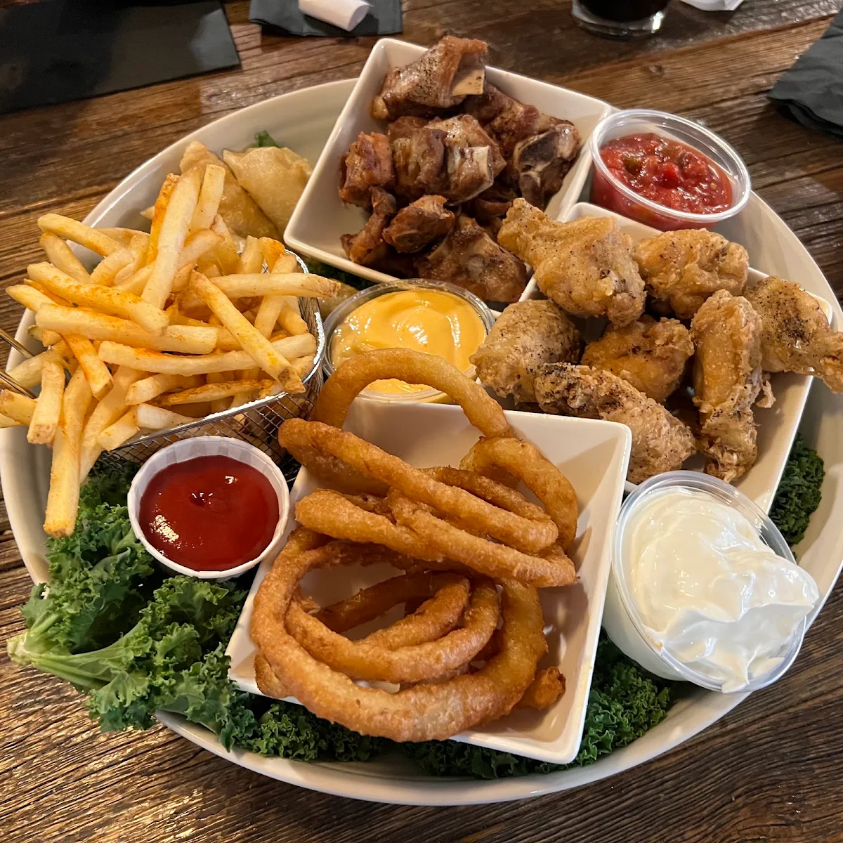 Deluxe Pub Platter, Rose & Crown Restaurant & Pub