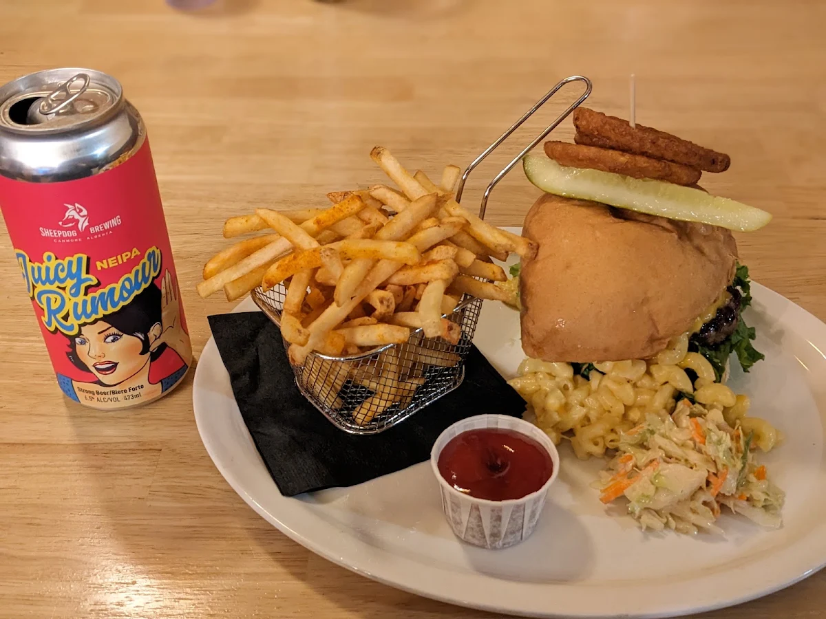 Mac and Cheese Burger, Rose & Crown Restaurant & Pub