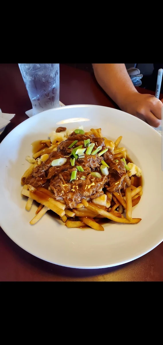 Skinny Fry Poutine, Rose & Crown Restaurant & Pub