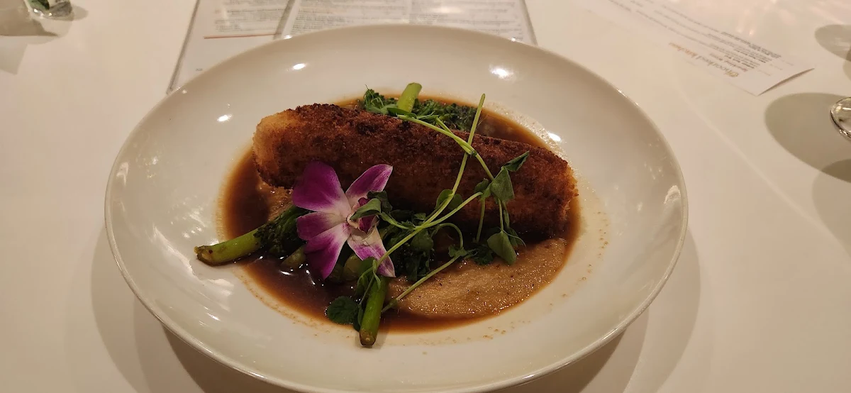 Garlic Crusted Salmon with Broccolini