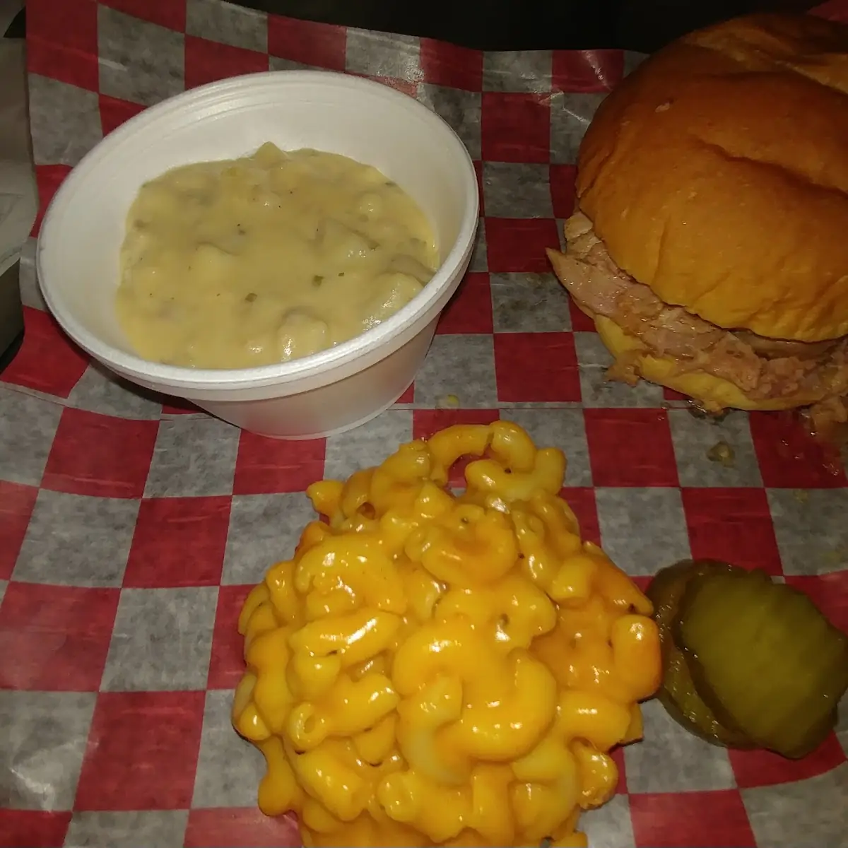 Chicken Sandwich with Mac & Cheese