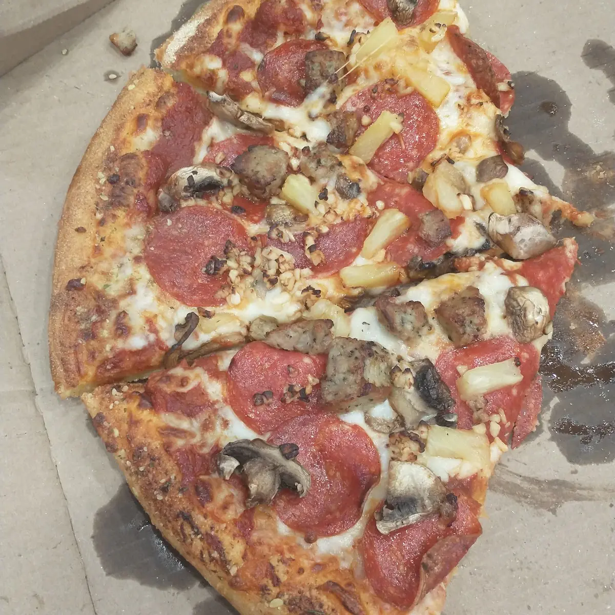 Thin Crust Pepperoni Pizza with Ham