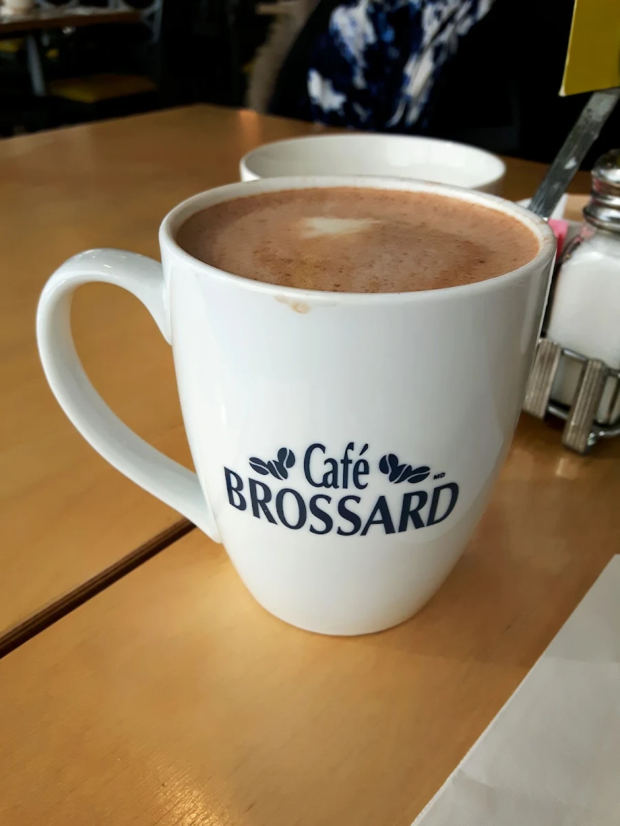Cafe Moka, L'Oeuficiel