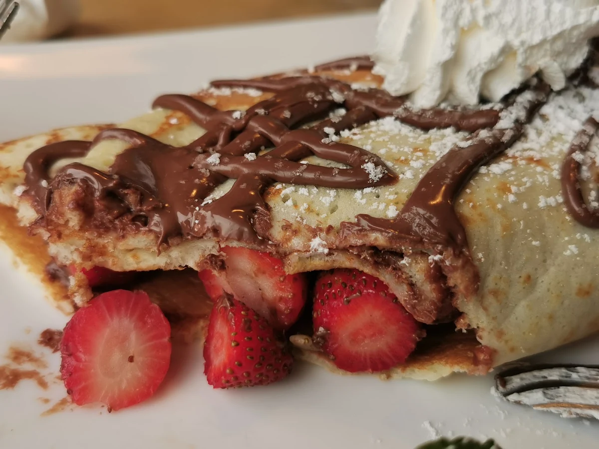 Waffle French Toasts and Crêpe with Fruits and Custard, L'Oeuficiel