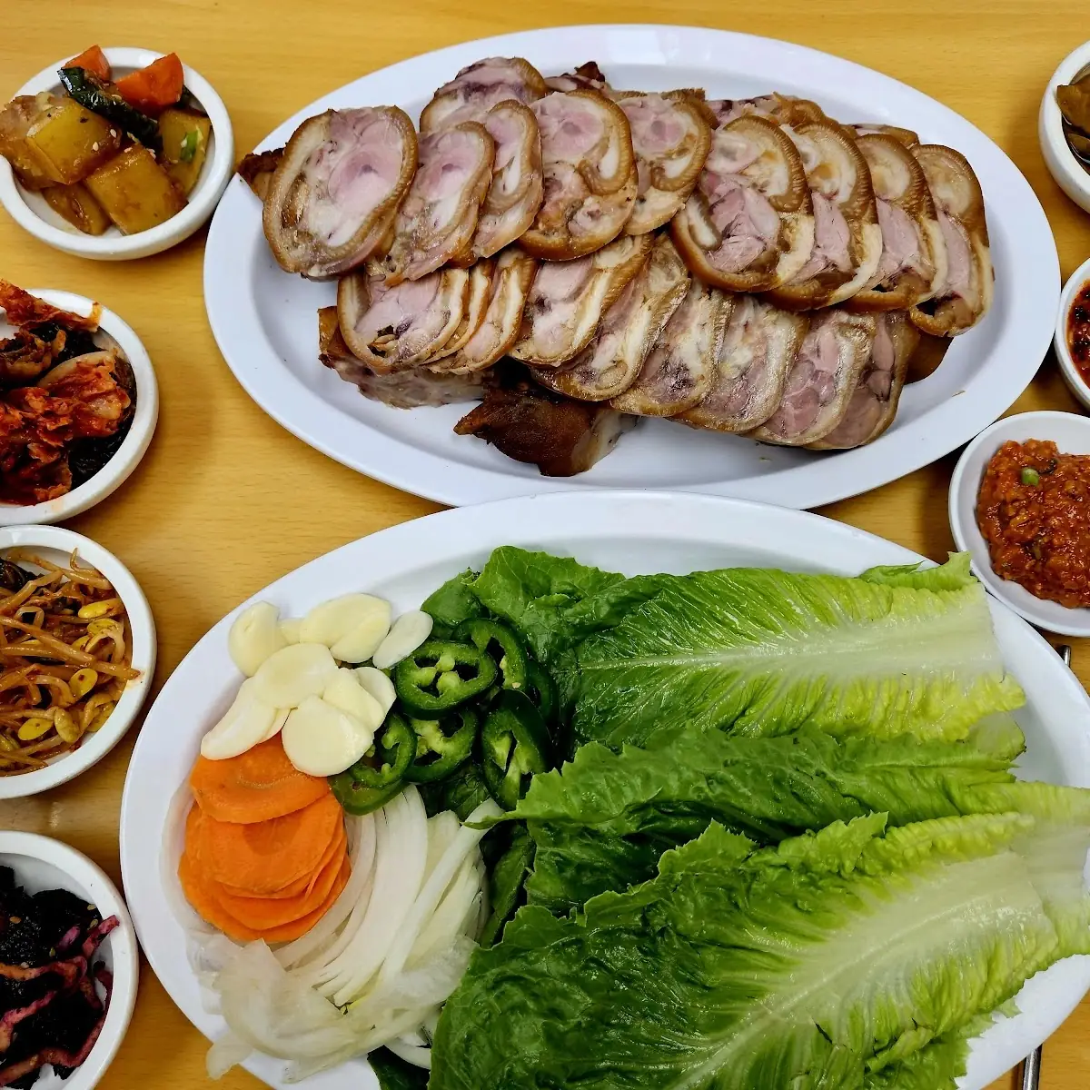 Jokbal Pork Feet