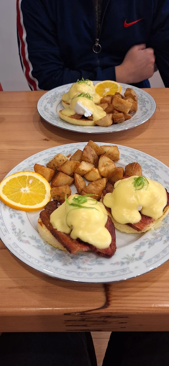 Classic Eggs Benedict